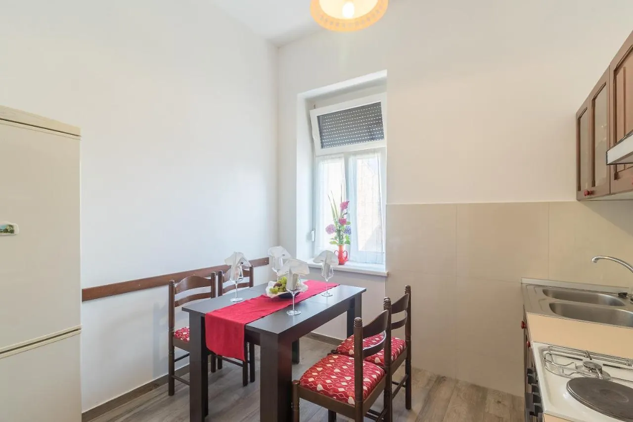 Monteparadiso Pula Apartment